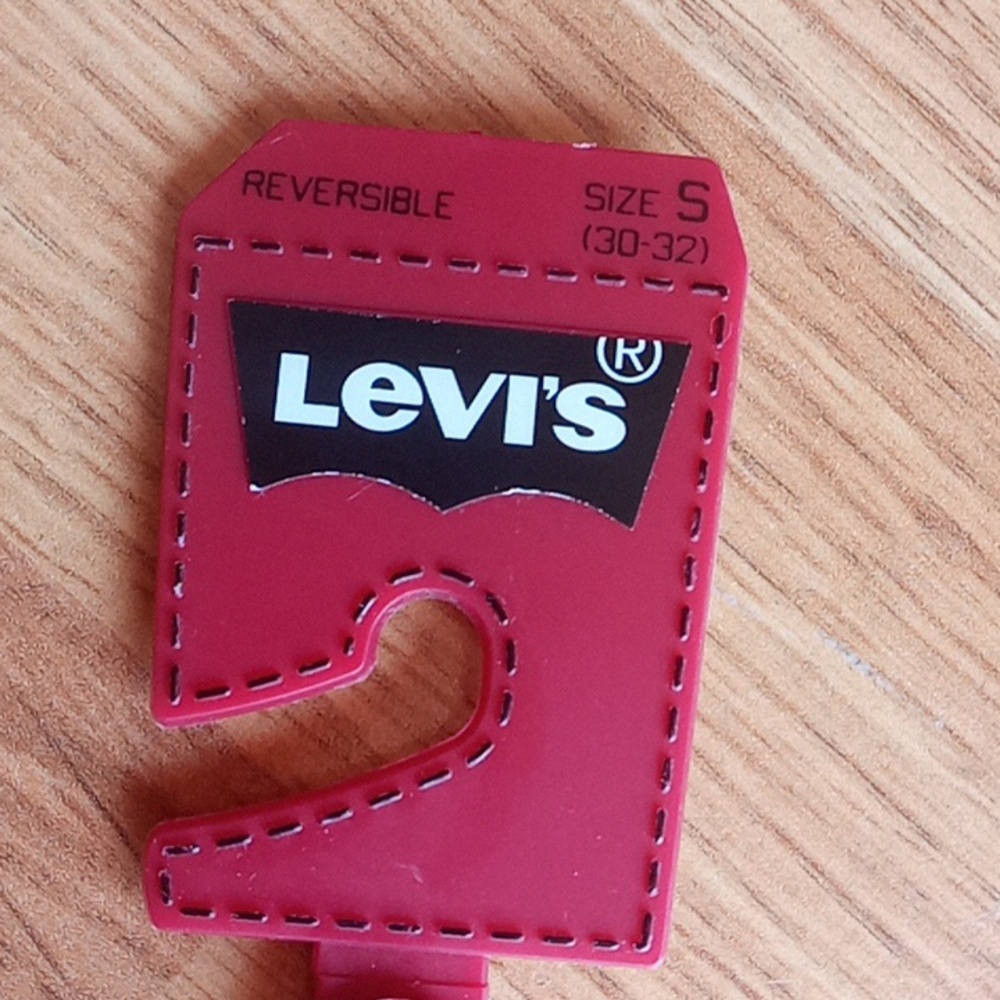 NWT Levi's Mens reversible belt black, brown sz. S 30-32 - Picture 4 of 10